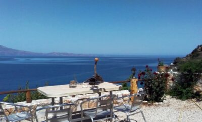 apartment over the sea – Private place to swim